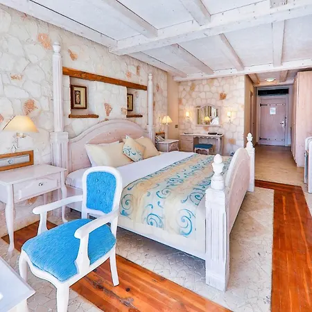 Hotel Kalkan Likya & *